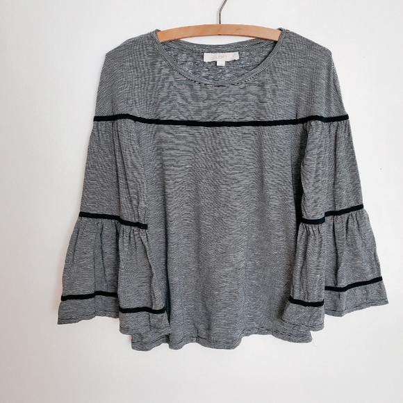 LOFT Bell sleeve top - Picture 3 of 4